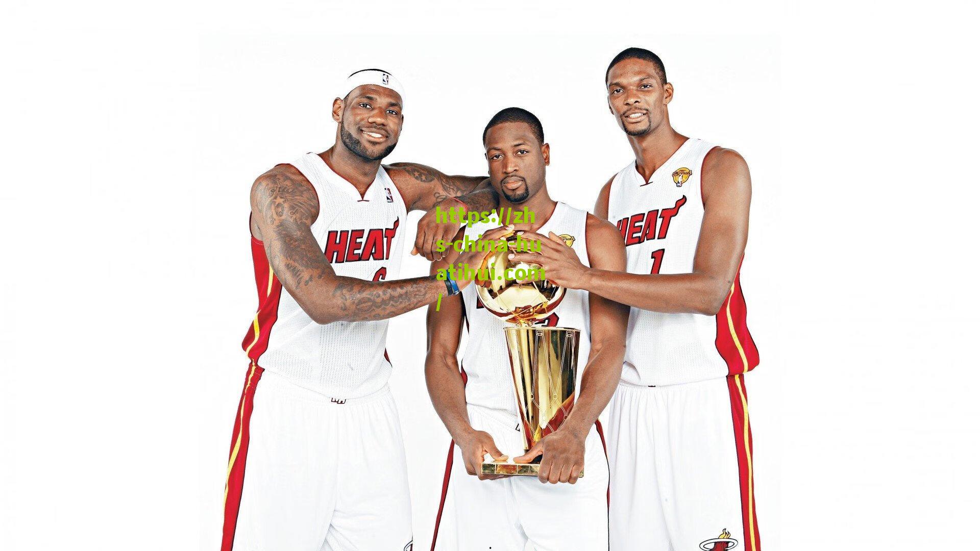 C罗展现领袖风范!领银牌前示意全队昂首挺胸,这一刻他比冠军更耀眼