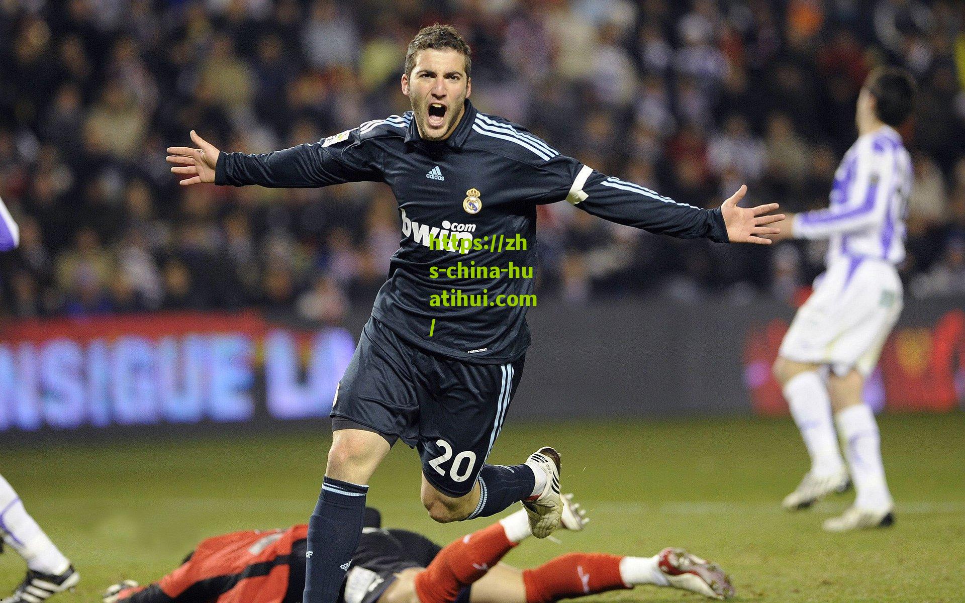 韦世豪新发型引热议，卡纳瓦罗直言真没法看，至少还能留5天？